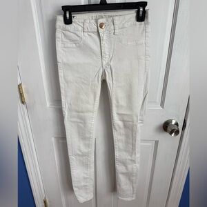 American Eagle Super Stretch Size 2 White Jegging